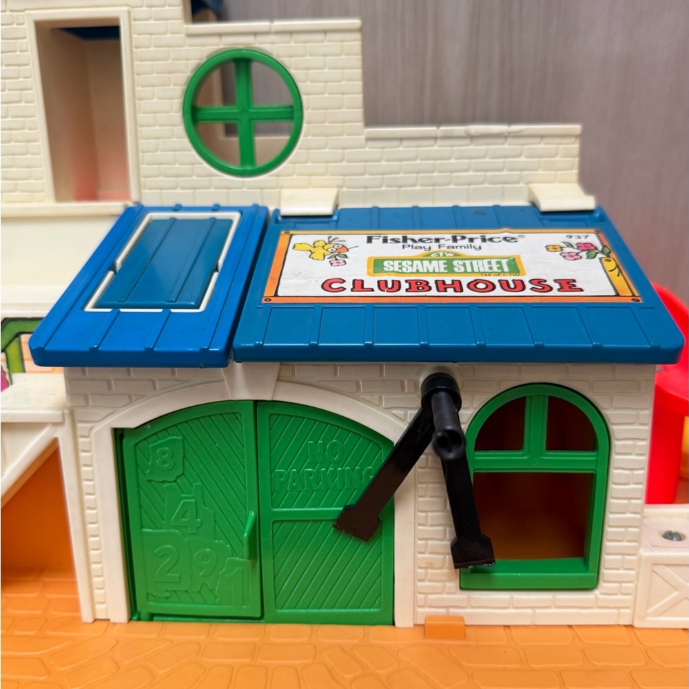 1976 Fisher Price Little People Sesame Street Clubhouse - Picture 3 of 14